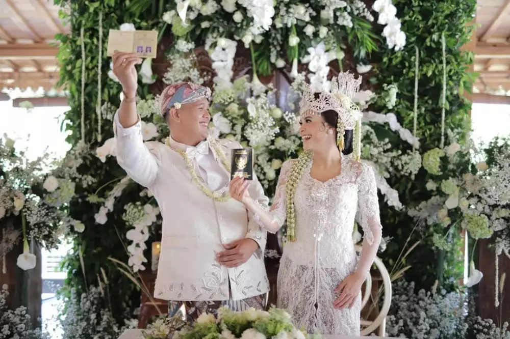 pernikahan mantan penyanyi cilik © berbagai sumber