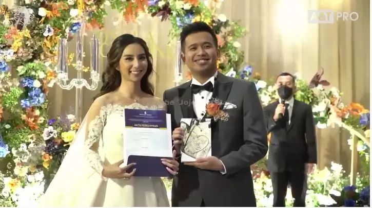 pernikahan mantan penyanyi cilik © berbagai sumber