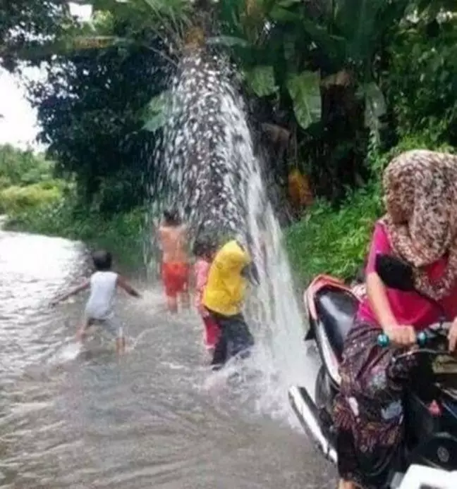 momen emak lagi nyenengin anak © 2021 instagram.com