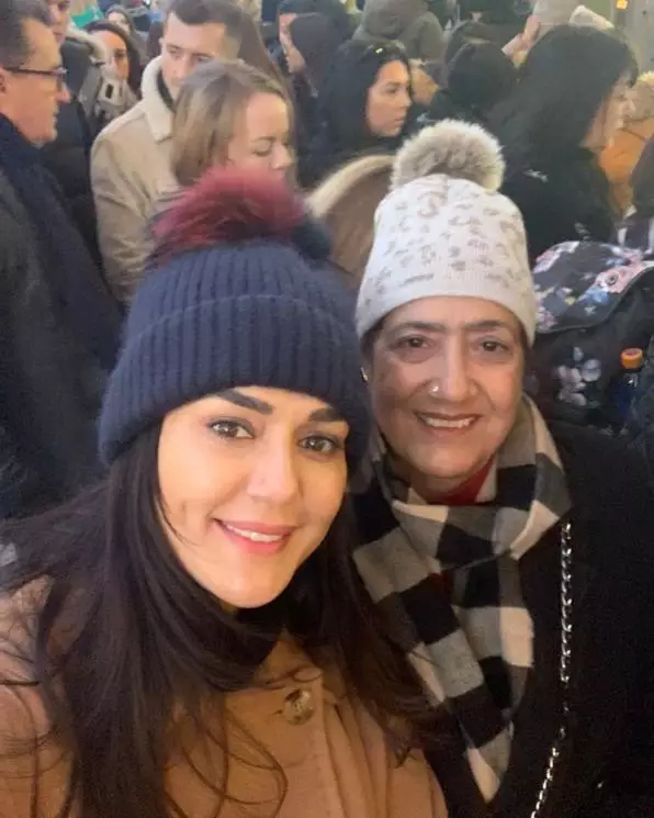 potret kedekatan aktris Bollywood bareng ibu © Instagram