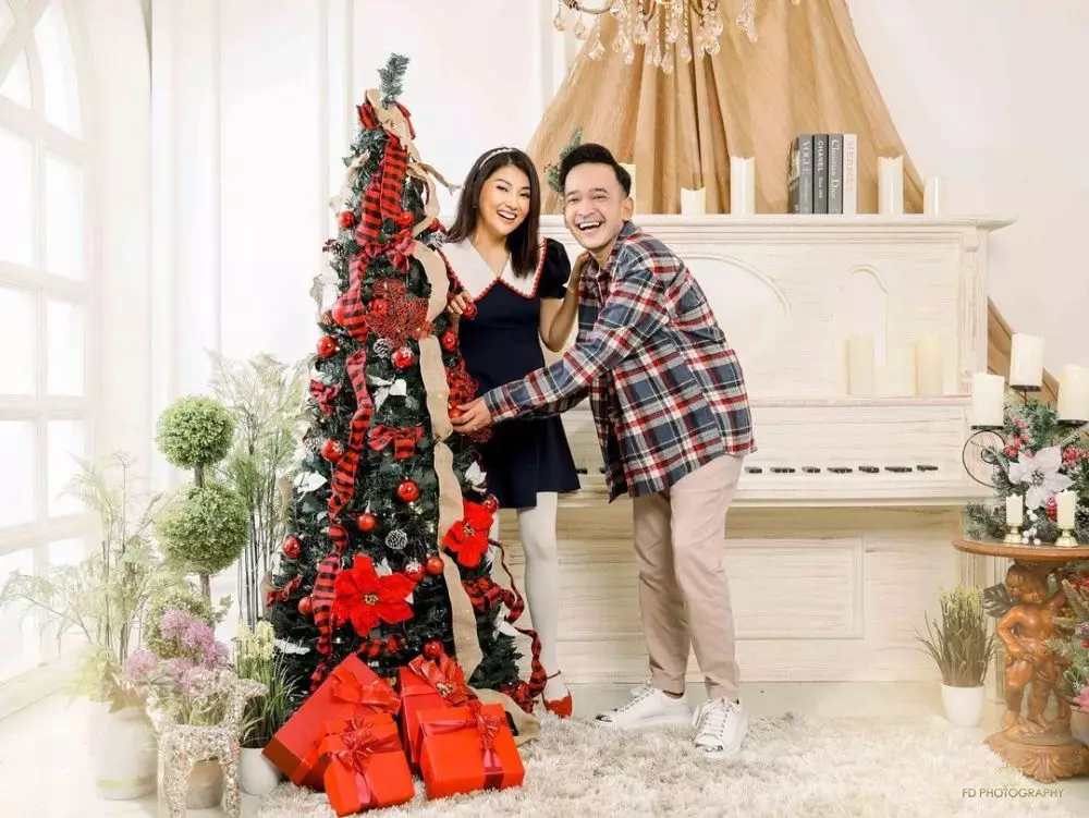 Pemotretan natal Sarwendah dan keluarga © Instagram Pemotretan natal Sarwendah dan keluarga © Instagram