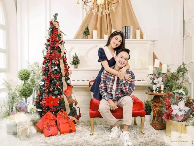 Pemotretan natal Sarwendah dan keluarga © Instagram Pemotretan natal Sarwendah dan keluarga © Instagram