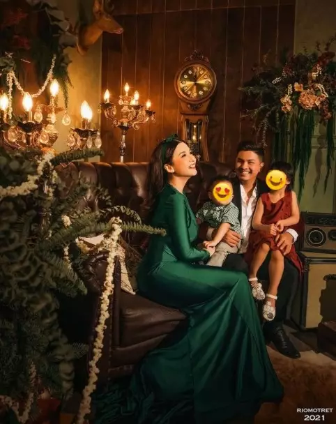 Pemotretan seleb sambut Natal 2021 © Instagram