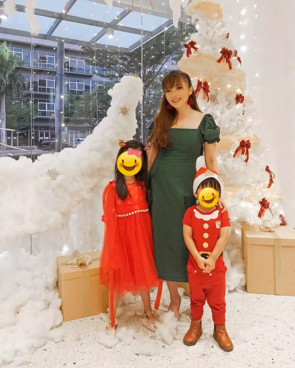 Pemotretan seleb sambut Natal 2021 © Instagram