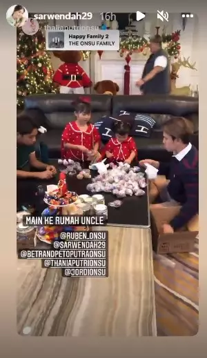 Perayaan Natal 2021 seleb © berbagai sumber Perayaan Natal 2021 seleb © berbagai sumber