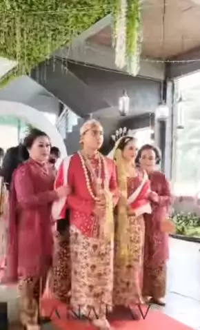 Momen ngunduh mantu Lutfi Agizal © 2021 Instagram Momen ngunduh mantu Lutfi Agizal © 2021 Instagram