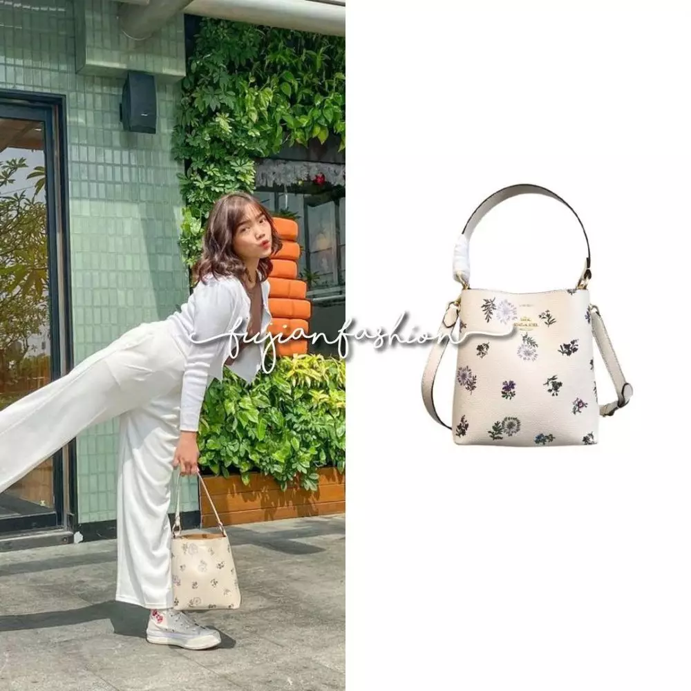 fashion item Fuji saat hangout © 2021 brilio.net fashion item Fuji saat hangout © 2021 brilio.net