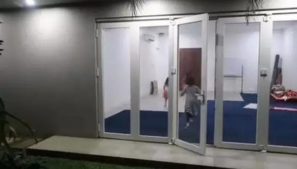 Potret musala di rumah pesinetron © berbagai sumber