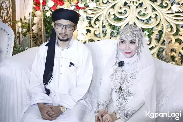 momen pengajian jelang nikah roro fitria © berbagai sumber