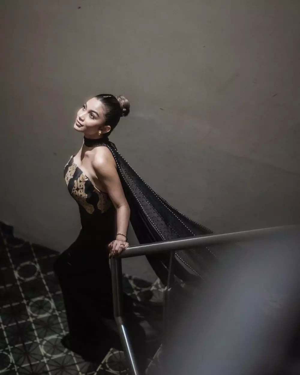 potret ariel tatum hadiri gala premier © instagram