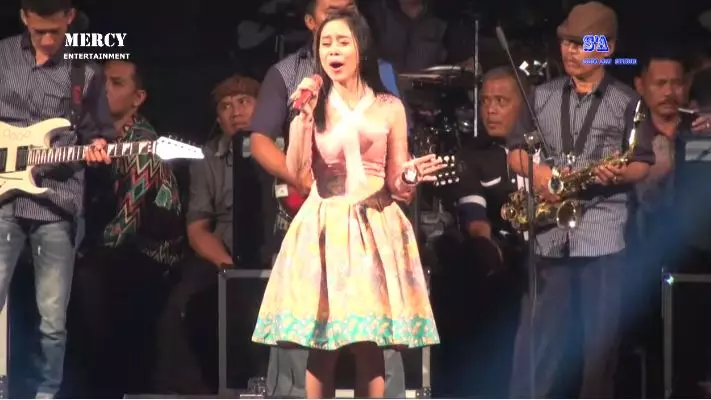 foto lawas pedangdut di orkes keliling © berbagai sumber foto lawas pedangdut di orkes keliling © berbagai sumber