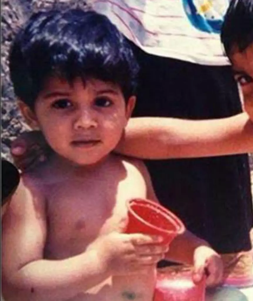 Potret masa kecil aktor Bollywood Berbagai sumber  Potret masa kecil aktor Bollywood Berbagai sumber