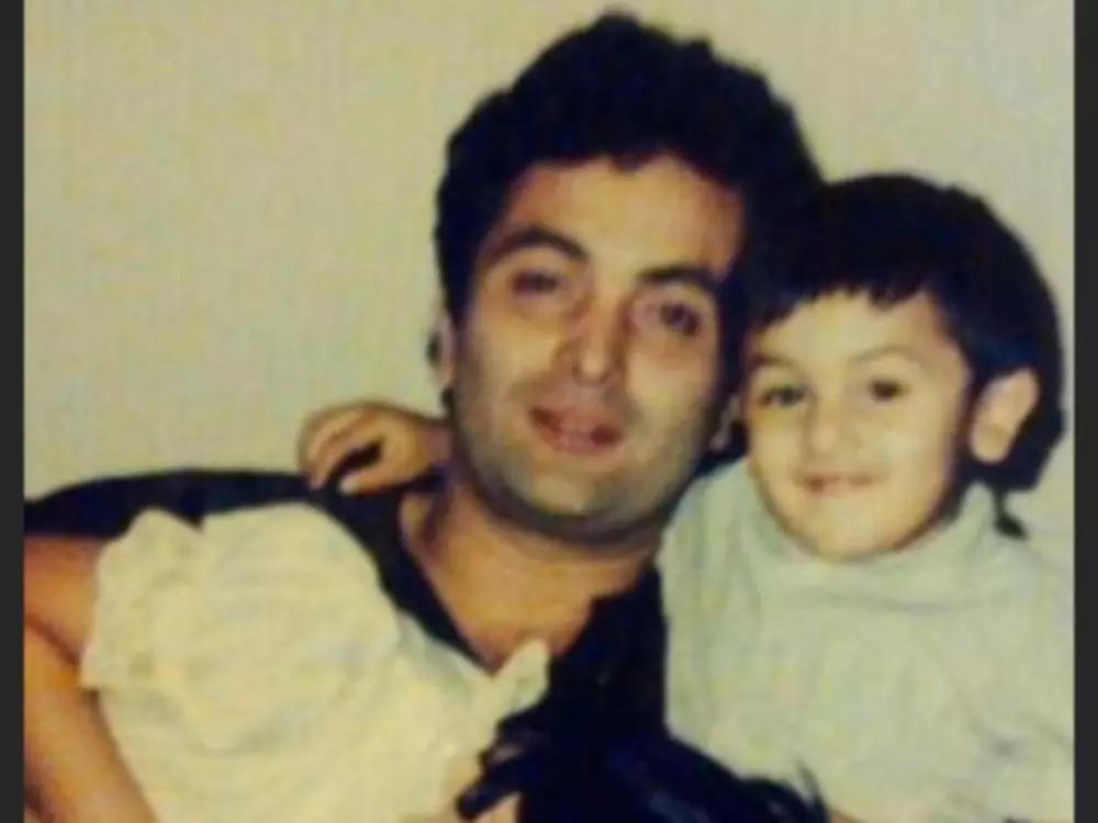 Potret masa kecil aktor Bollywood Berbagai sumber  Potret masa kecil aktor Bollywood Berbagai sumber