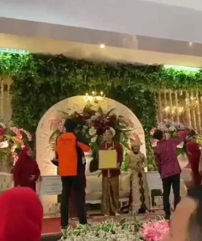 potret pengantin gagal romantis ada aja © 2021 1cak.com