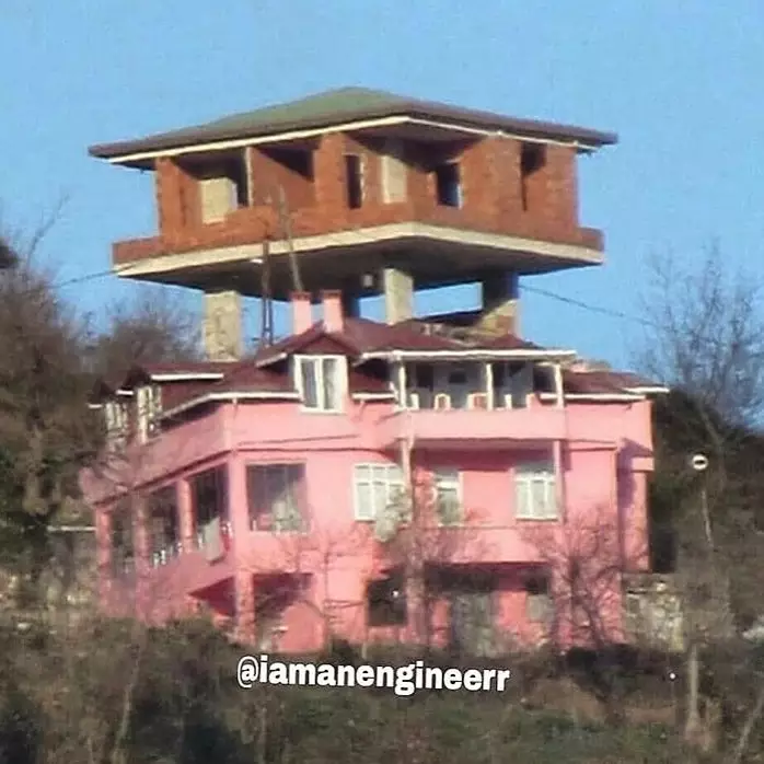 atap rumah tapi bentuknya kok nyeleneh © 2021 instagram.com