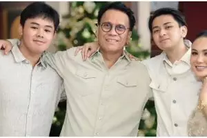 13 Tahun bercerai, ini 11 potret kompak Yuni Shara dan Henry Siahaan