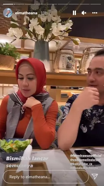 Momen Venna Melinda dilamar Ferry Irawan © Instagram Momen Venna Melinda dilamar Ferry Irawan © Instagram
