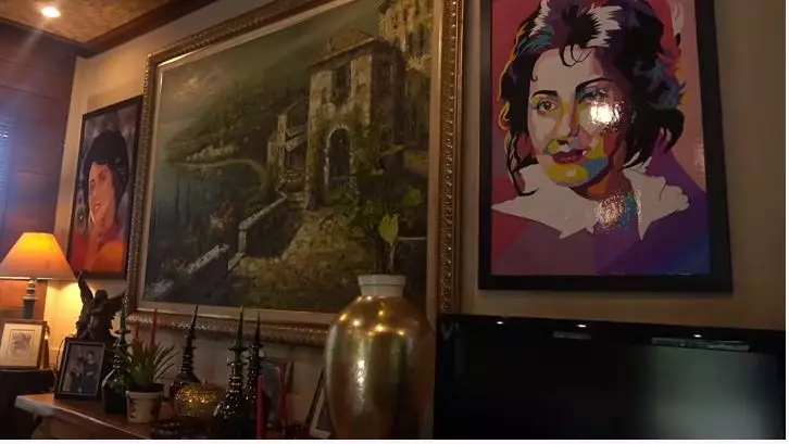 potret vila camelia malik © YouTube