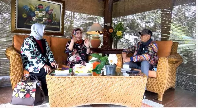 potret vila camelia malik © YouTube