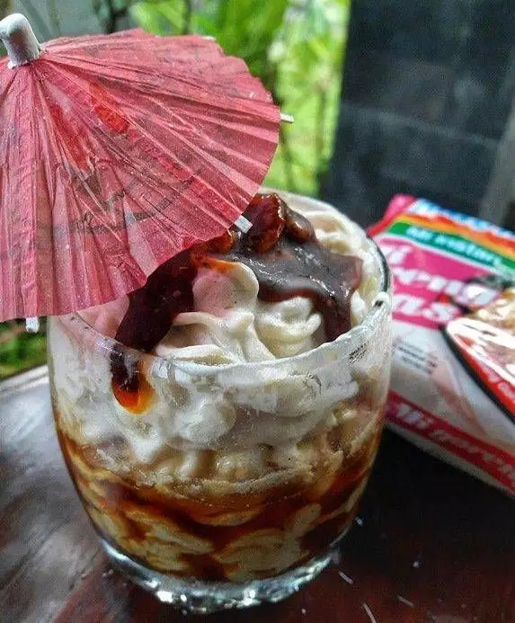 kreasi minuman nyeleneh © 2021 berbagai sumber kreasi minuman nyeleneh © 2021 berbagai sumber