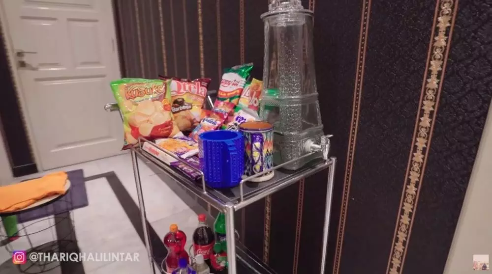 Potret kamar Thariq Halilintar © 2021 Y Potret kamar Thariq Halilintar © 2021 Y