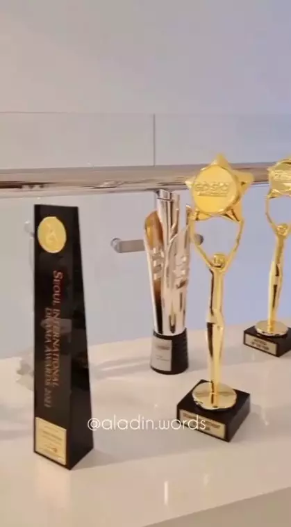 potret rak piala Arya dan Amanda  © Instagram potret rak piala Arya dan Amanda  © Instagram