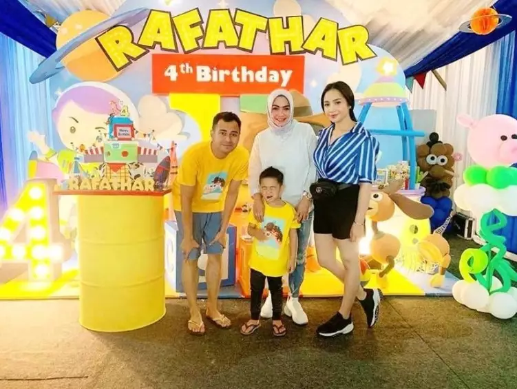 perayaan ultah anak presenter © berbagai sumber perayaan ultah anak presenter © berbagai sumber