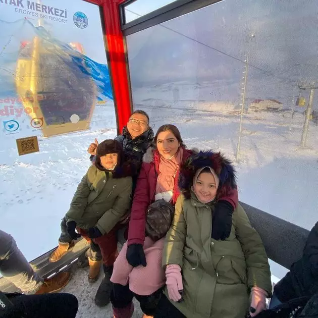 Gaya Arsy Hermansyah liburan di Turki © berbagai sumber