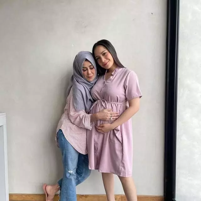 momen kebersamaan penyanyi dan ibu mertua © instagram momen kebersamaan penyanyi dan ibu mertua © instagram