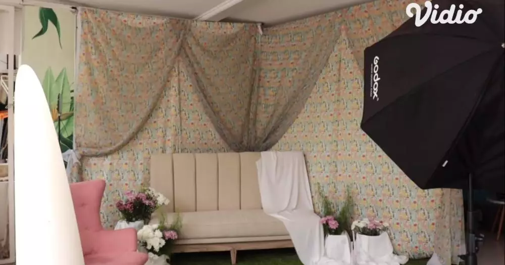 cara Lesty Kejora mendesain kantornya © vidio.com cara Lesty Kejora mendesain kantornya © vidio.com