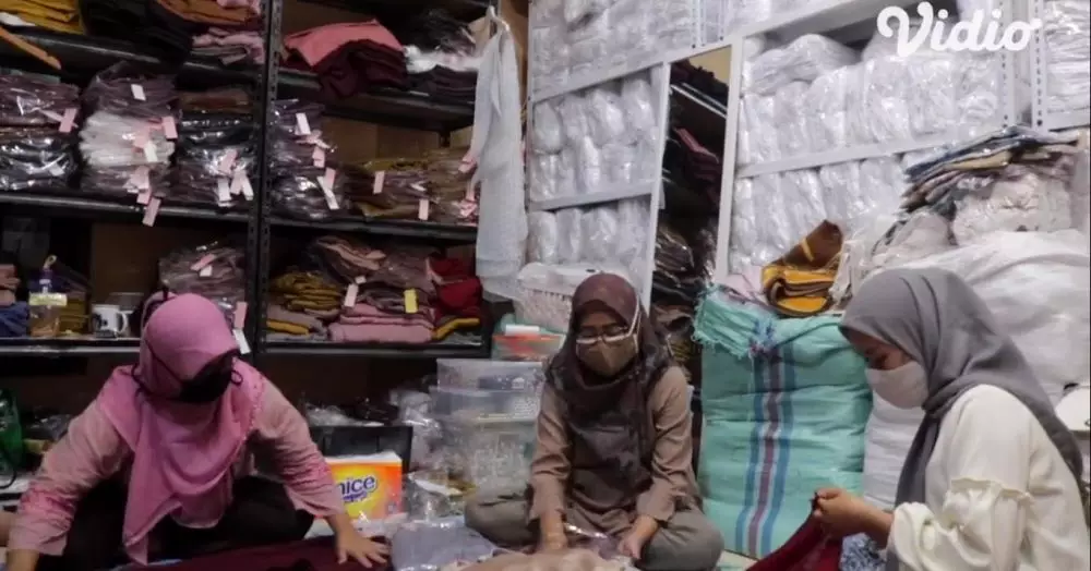 cara Lesty Kejora mendesain kantornya © vidio.com cara Lesty Kejora mendesain kantornya © vidio.com