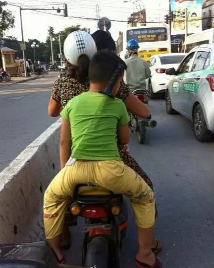 penampakan gendong barang jadi lucu © 2021 instagram.com