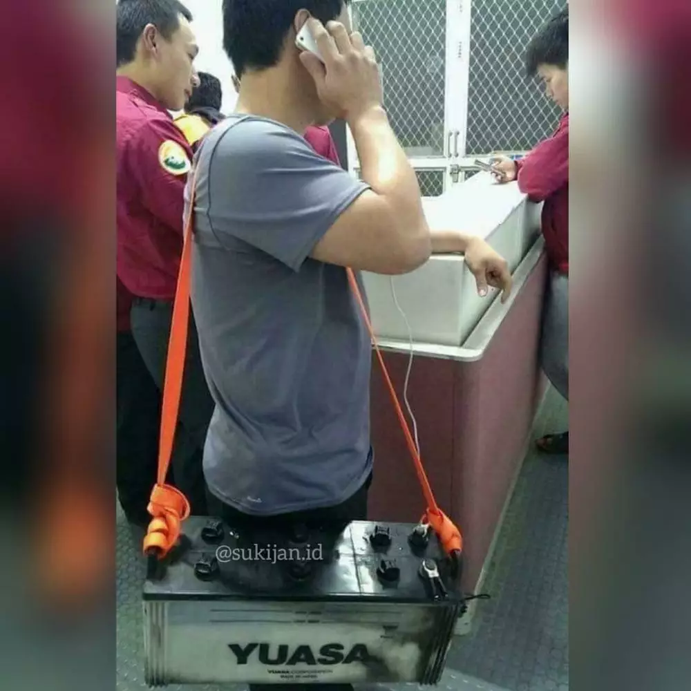 penampakan gendong barang jadi lucu © 2021 instagram.com