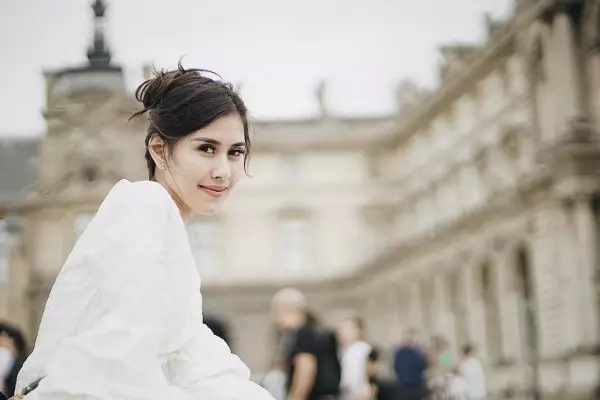 Gaya liburan Syahnaz Sadiqah di berbagai negara Instagram/@syahnazs