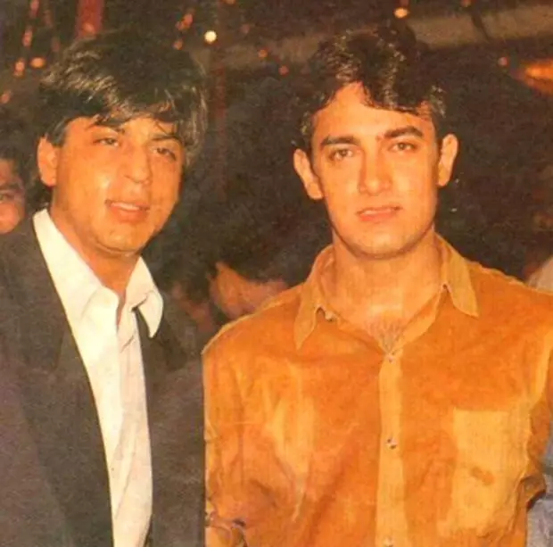 potret jadul persahabatan Aamir Khan & Shah Rukh Khan Berbagai sumber  potret jadul persahabatan Aamir Khan & Shah Rukh Khan Berbagai sumber