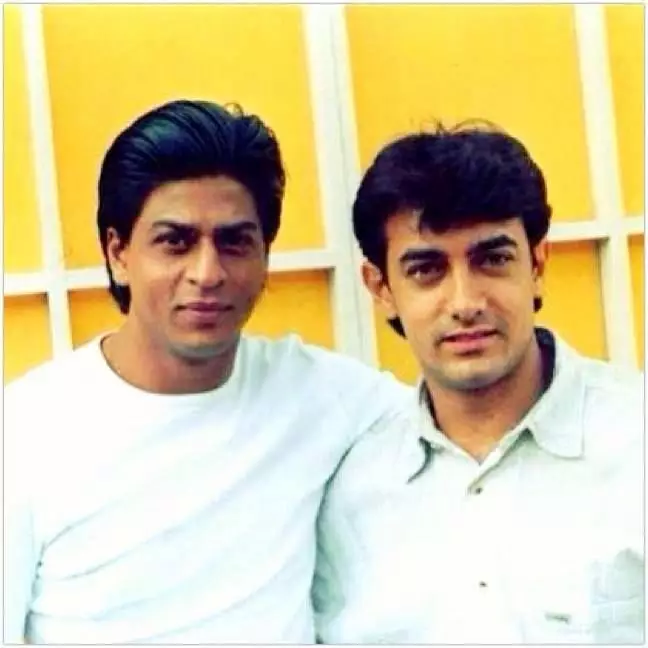 potret jadul persahabatan Aamir Khan & Shah Rukh Khan Berbagai sumber  potret jadul persahabatan Aamir Khan & Shah Rukh Khan Berbagai sumber
