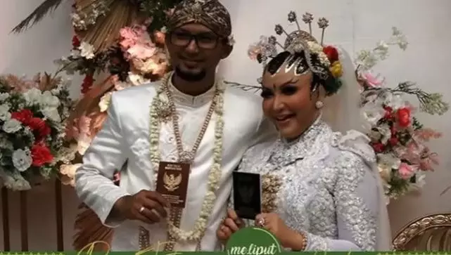 pernikahan Roro Fitria © 2021 brilio.net YouTube pernikahan Roro Fitria © 2021 brilio.net YouTube