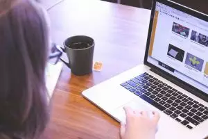 6 Cara download aplikasi di laptop, beserta langkah-langkahnya