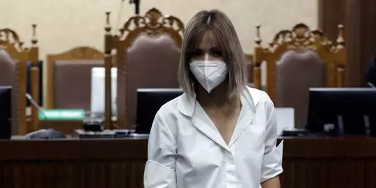 Jalani sidang lanjutan, Nia Ramdhani minta keringanan © Merdeka.com