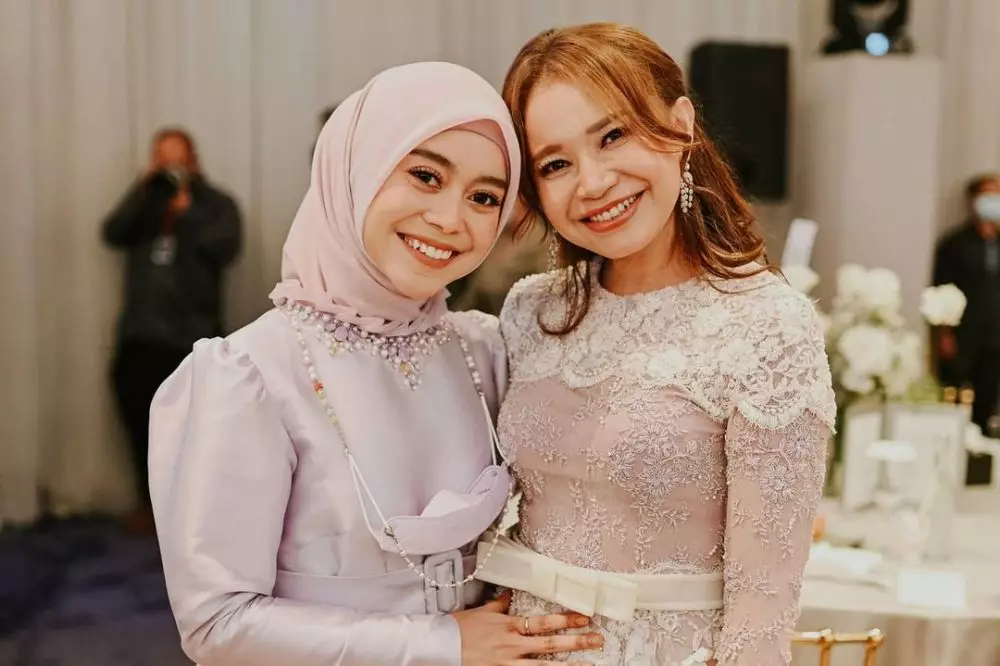 kedekatan rossa dan lesty kejora © berbagai sumber