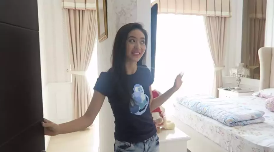 Potret kamar pesinetron © berbagai sumber