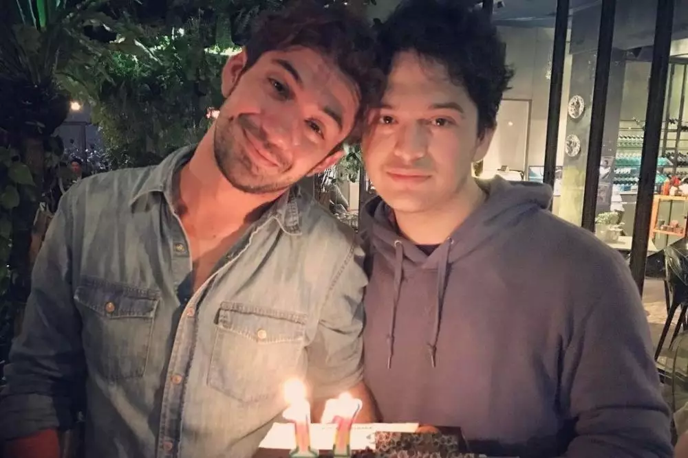 potret rukun artis dengan saudara beda agama © instagram