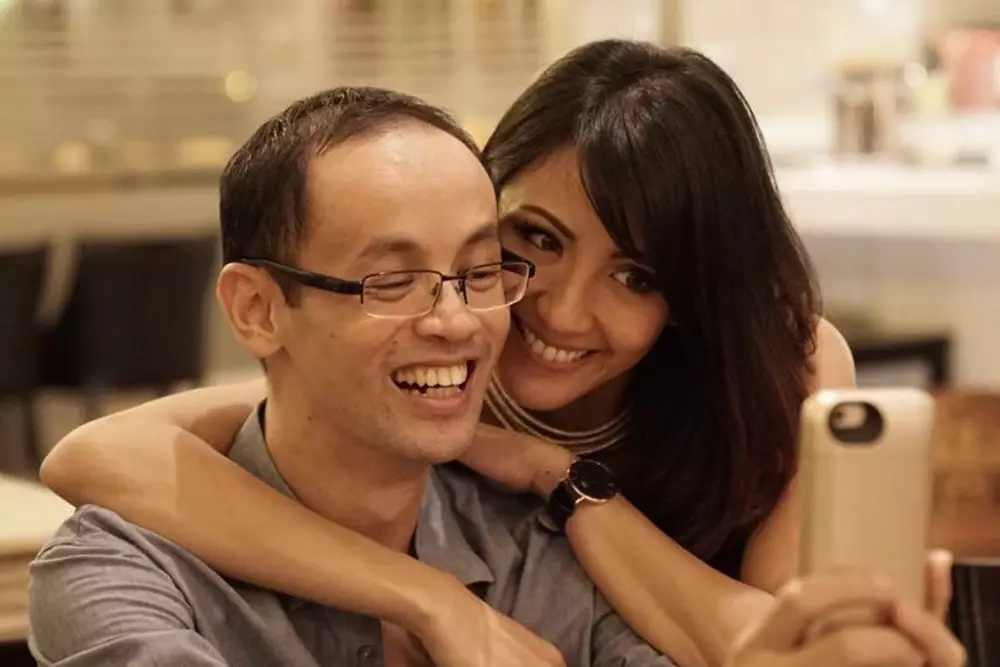 potret rukun artis dengan saudara beda agama © instagram