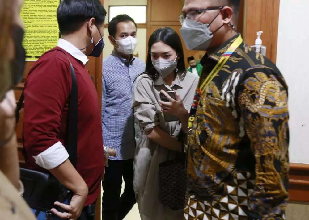 fakta perceraian Ririn © 2021 berbagai sumber fakta perceraian Ririn © 2021 berbagai sumber