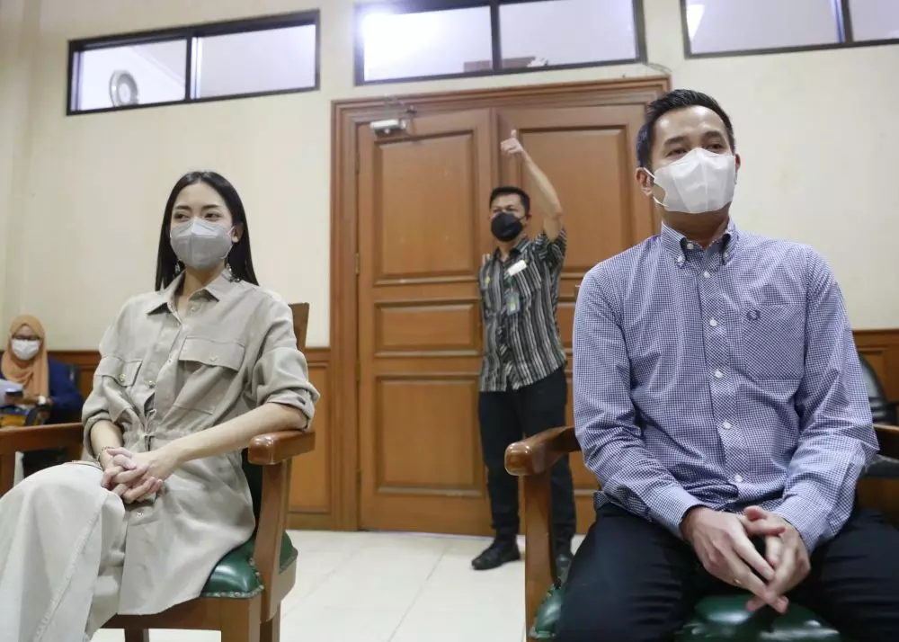 fakta perceraian Ririn © 2021 berbagai sumber fakta perceraian Ririn © 2021 berbagai sumber