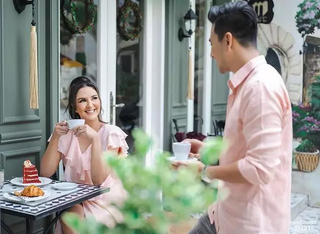 Pemotretan terbaru Donna Agnesia dan Darius © 2021 brilio.net Pemotretan terbaru Donna Agnesia dan Darius © 2021 brilio.net