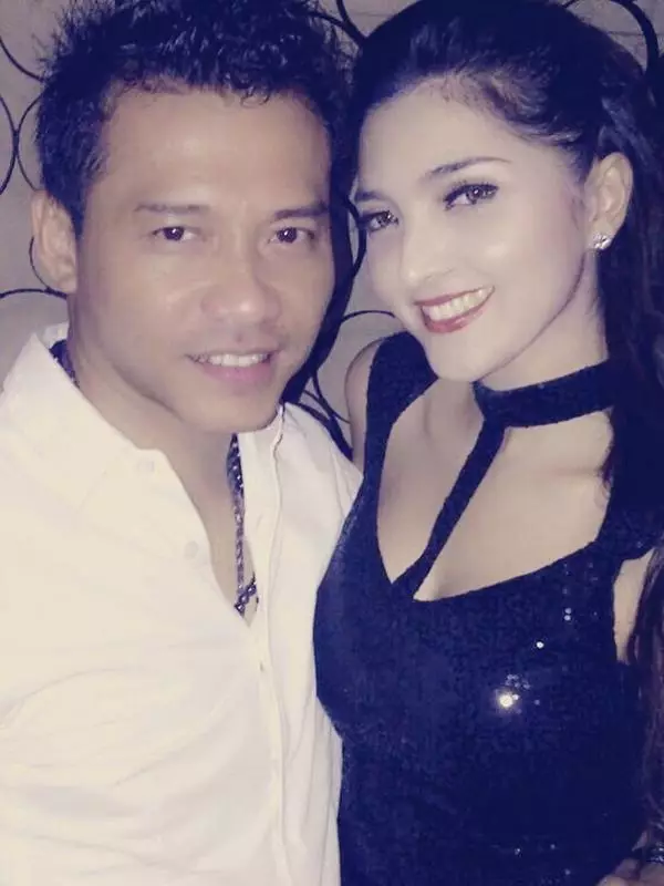 potret lawas musisi saat pacaran © instagram