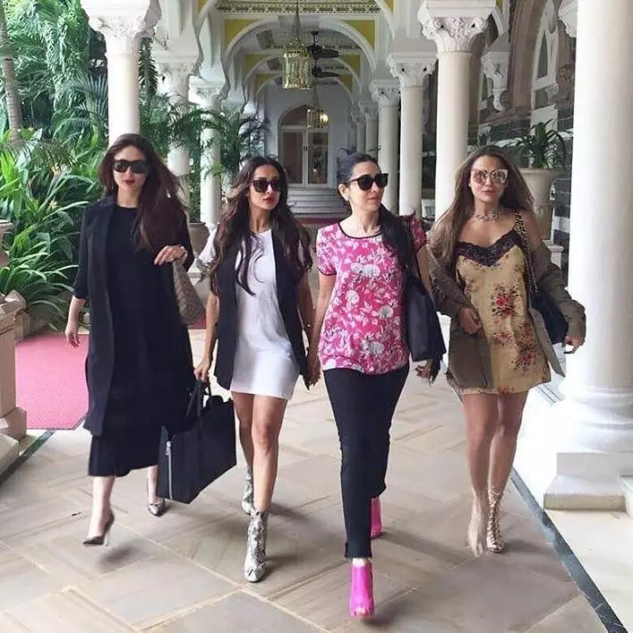 potret Kareena Kapoor bareng geng sosialita © Instagram potret Kareena Kapoor bareng geng sosialita © Instagram
