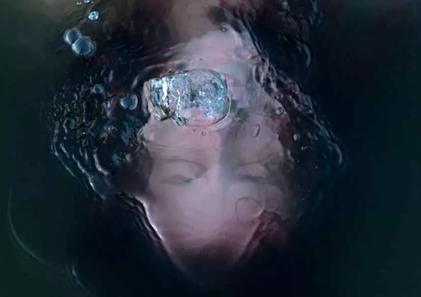 Arti mimpi tenggelam © 2021 brilio.net Arti mimpi tenggelam © 2021 brilio.net