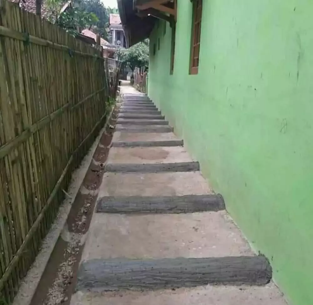 polisi tidur nyeleneh © 2021 berbagai sumber